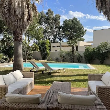 Avec Magnifique Piscine Et Grand Jardin, A 2 Pas Du Golf Et De La ヴィラ サン・シプリアン