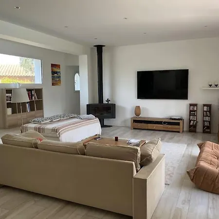 Avec Magnifique Piscine Et Grand Jardin, A 2 Pas Du Golf Et De La ヴィラ サン・シプリアン