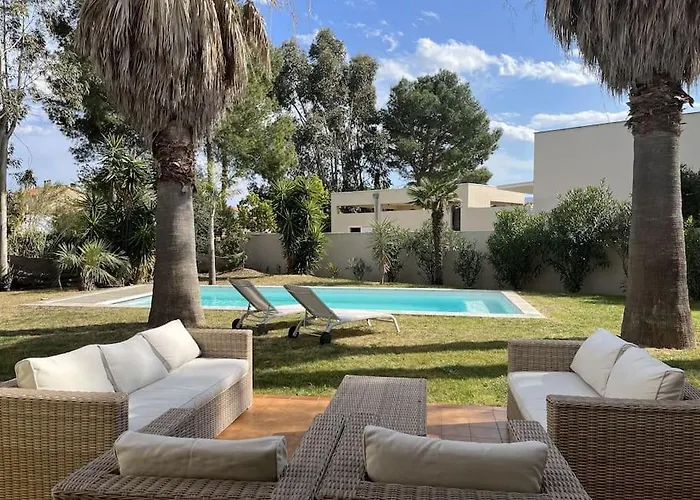 Avec Magnifique Piscine Et Grand Jardin, A 2 Pas Du Golf Et De La Villa Saint-Cyprien (Pyrenees-Orientales)